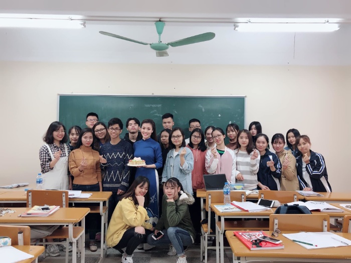 Hình ảnh cô giáo cũ dạy trường đại học kiến trúc trong chiêm bao chứng tỏ tình cảm vợ chồng của chủ nhân đang không tốt