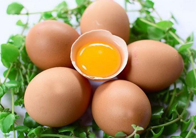 Chiêm bao thấy nhiều trứng gà báo mộng về điềm may Chiêm bao thấy nhiều trứng gà báo mộng về điềm may