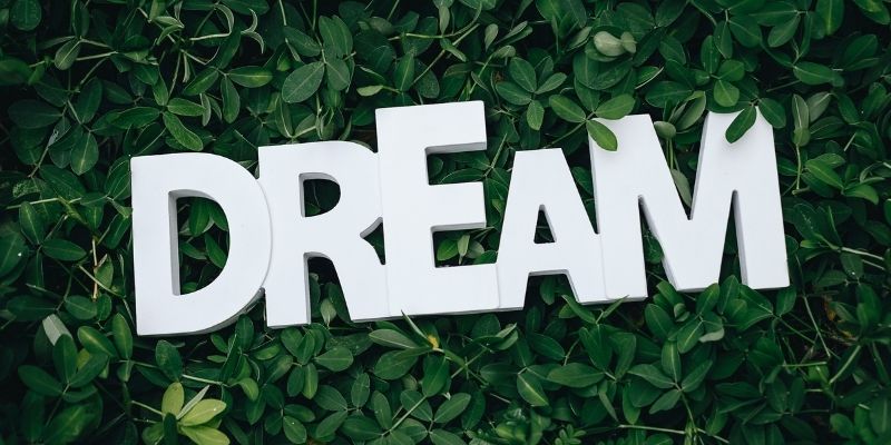 Mơ thấy đi tắm có phải là điềm báo tốt hay không?